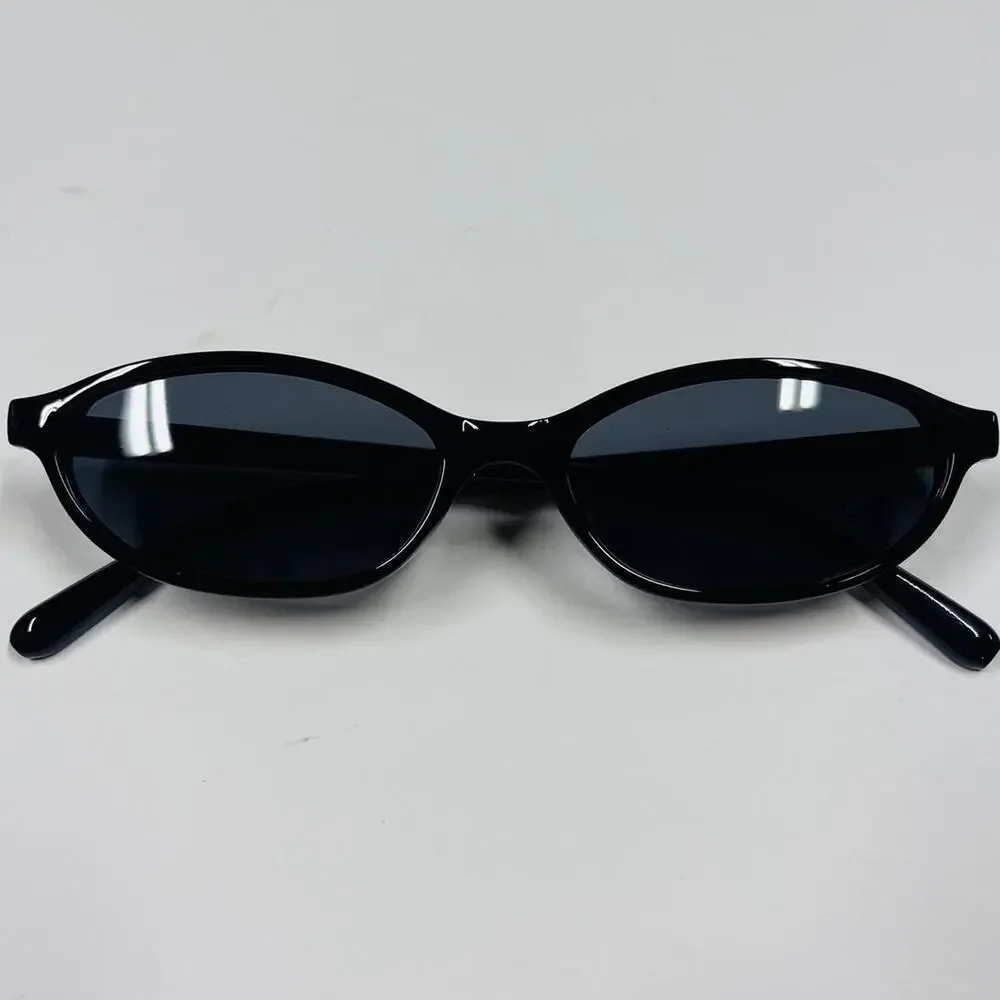 Vintage unique retro style black oval rounded cat eye sunglasses